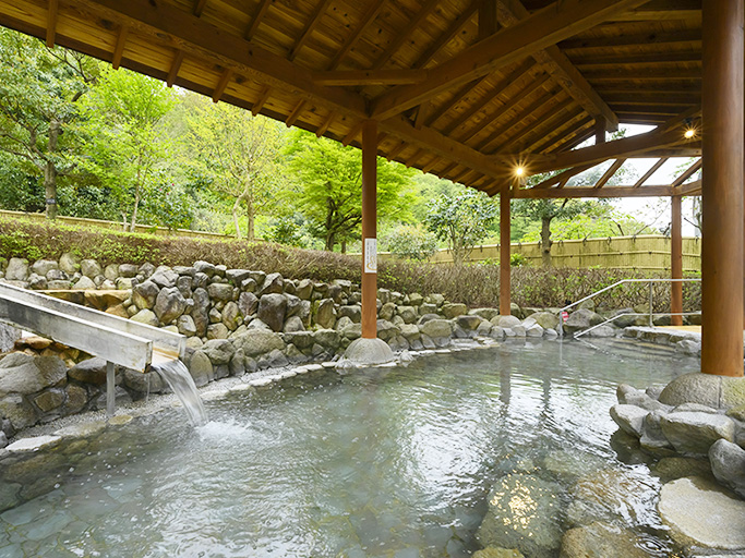 山側の露天風呂